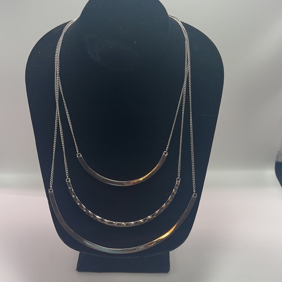 NWT BCBGeneration Triple Layer Silver Bar Necklace - Picture 3 of 5